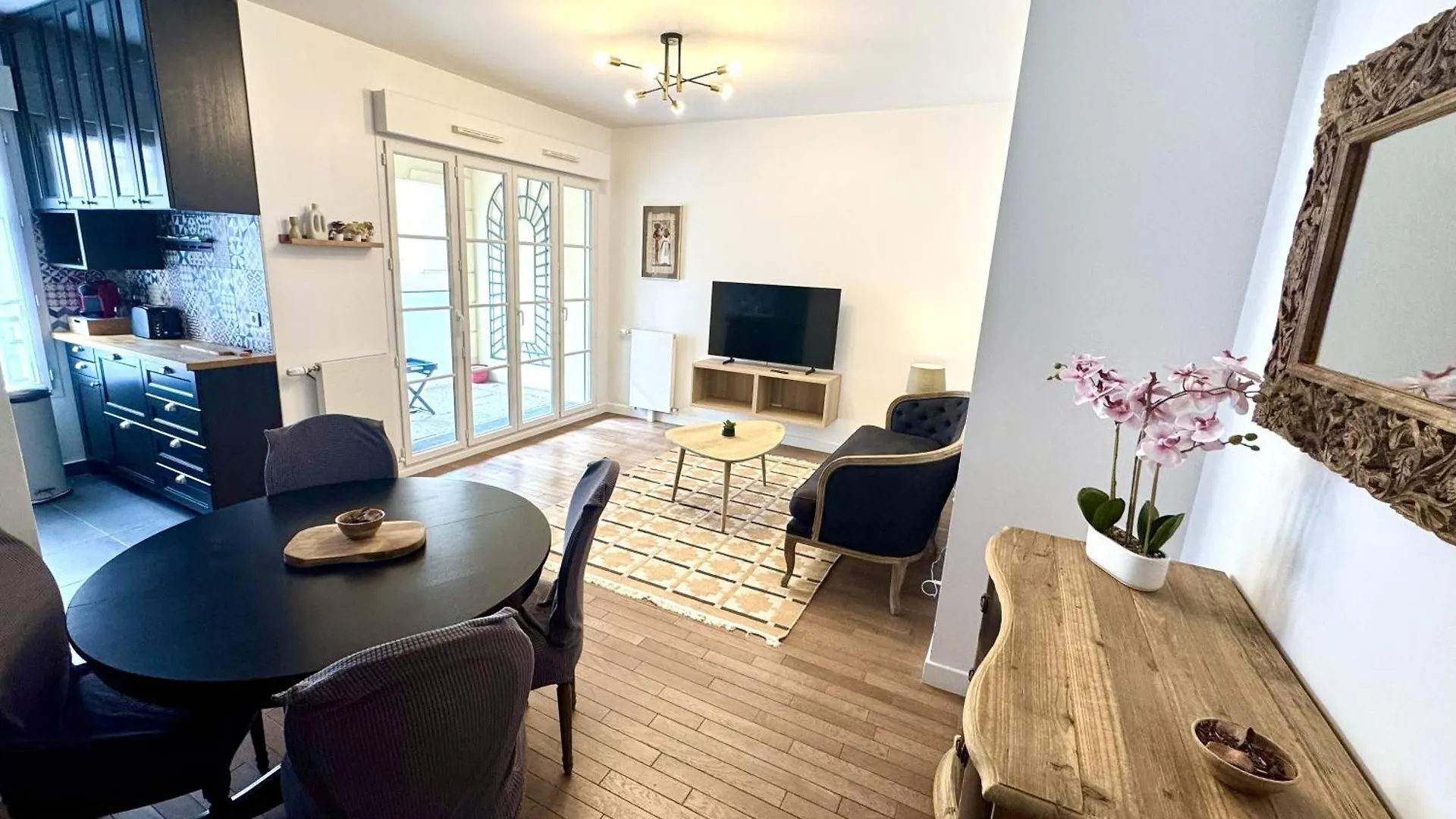 Charming 3Br Apartment With Loggia Close To Paris Le Plessis-Robinson