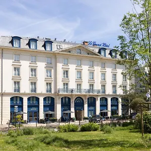 Grand Hotel